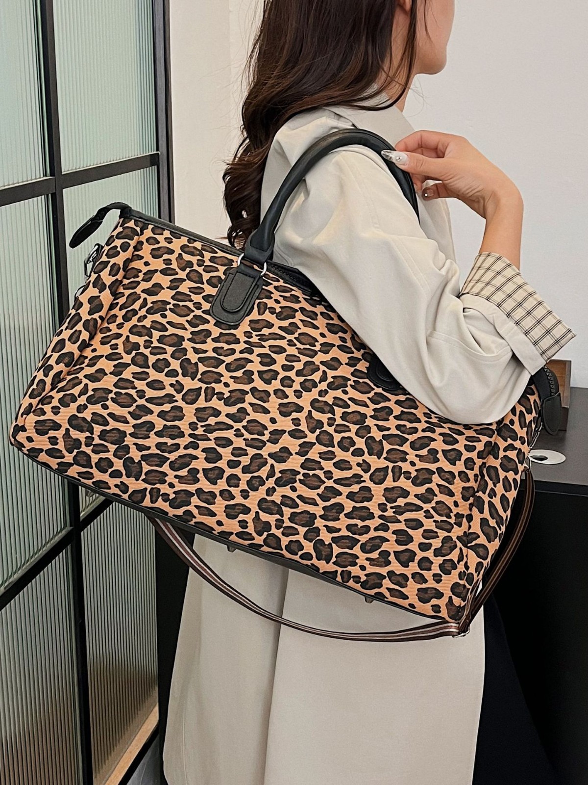 2024 Fashion Tote Shopping and Travel Canvas New Women Popular Handbags Large Capacity Leopard Shoulder Bags R241022