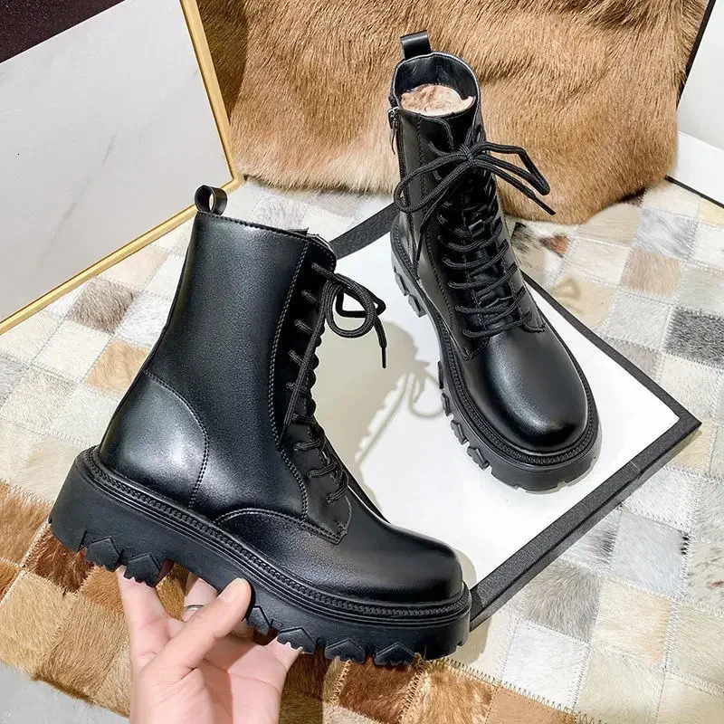 Winter 2024 new waterproof cotton shoes thick snow pads for women platform heel ankle boots 241106