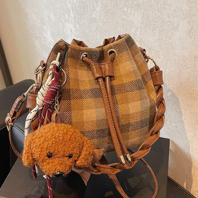 2024 bags designer women free shipping Fashionable woolen drawstring bag versatile commuting retro NEW hot plaid water bucket