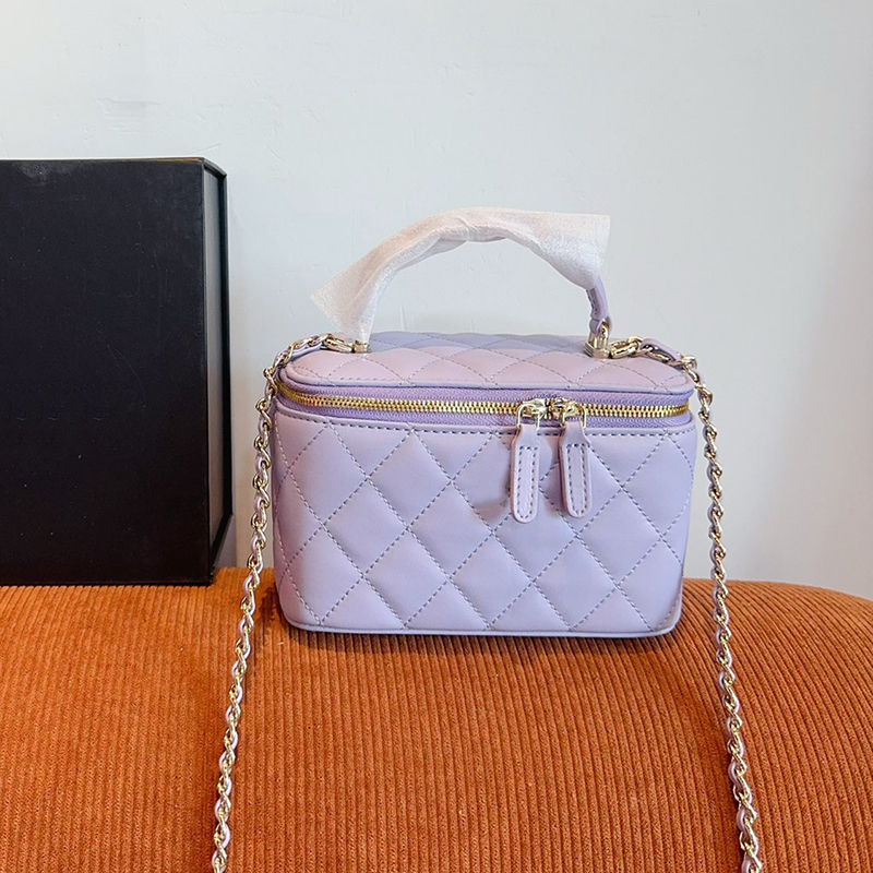 Designer Womens Makeup Bag Box Bag Sheepskin Diamond Gold Hardware Cc Buckle Soft Top Luxury Handbag Matelasse Chain Crossbody Bags Mirror Purse 5 Colors 17x10cm