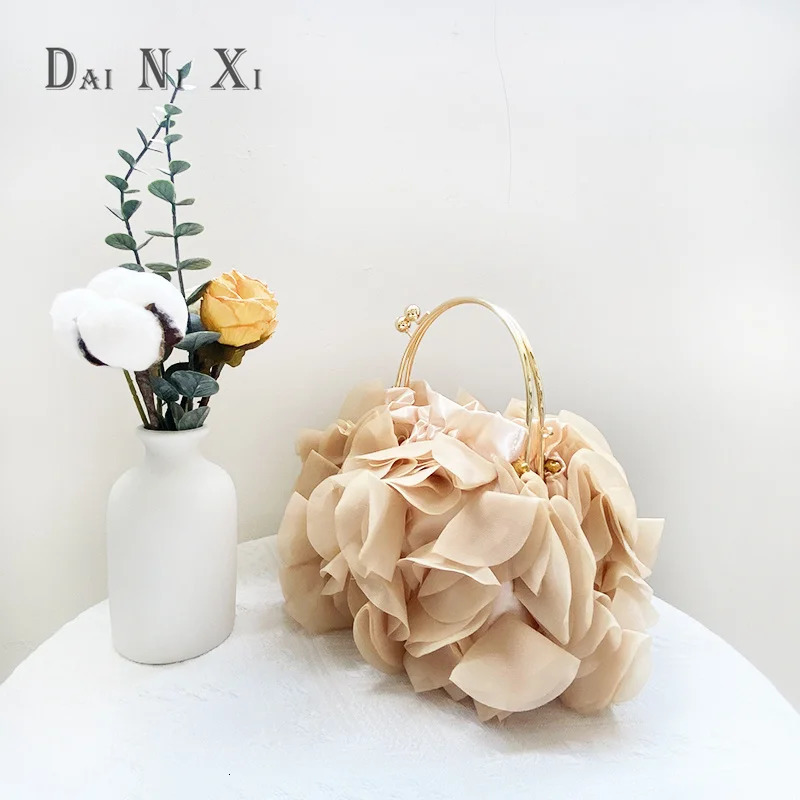 Dai Ni Xi Silk Flower Clutch Handbag Womens Bridal Handbag Metal Handbag Womens Wedding Satin Wallet 241023
