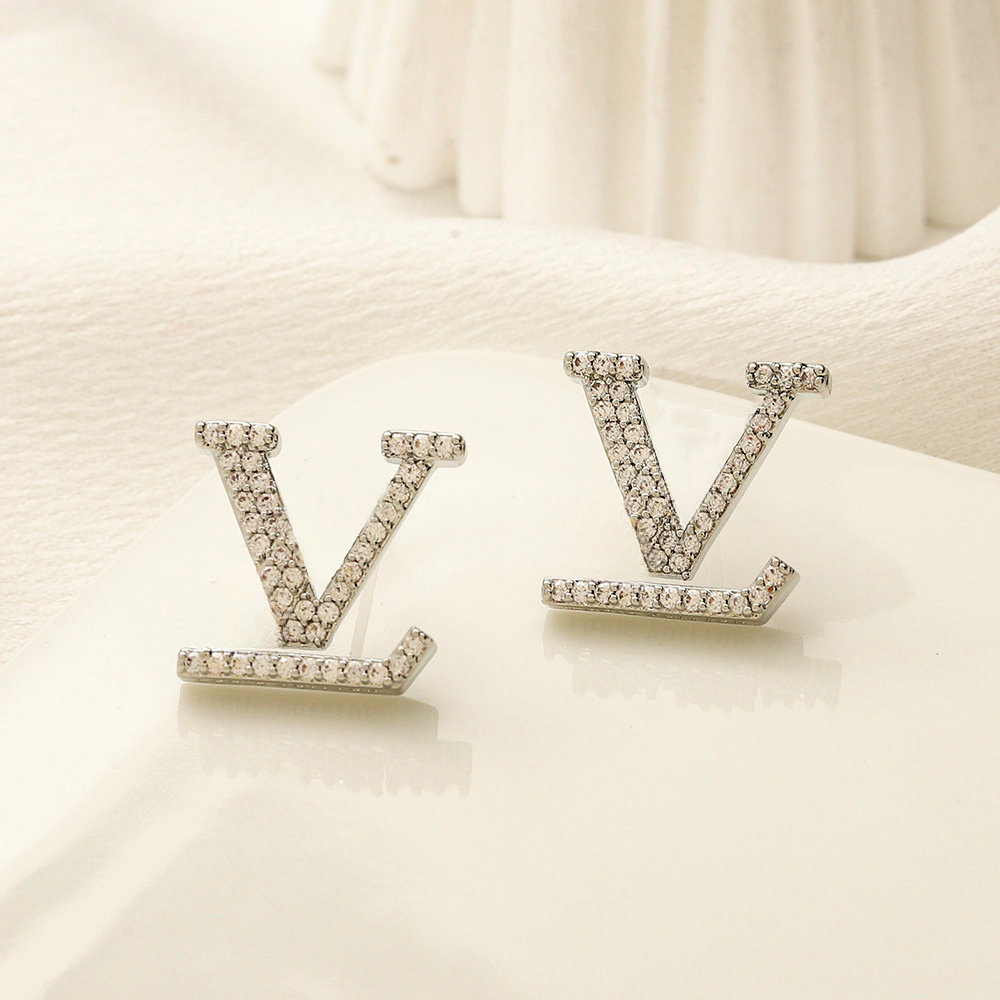 Luxury Earring Designers Jewelry Accessories Brand Letter Stud Earring Women Earring Wedding Gift
