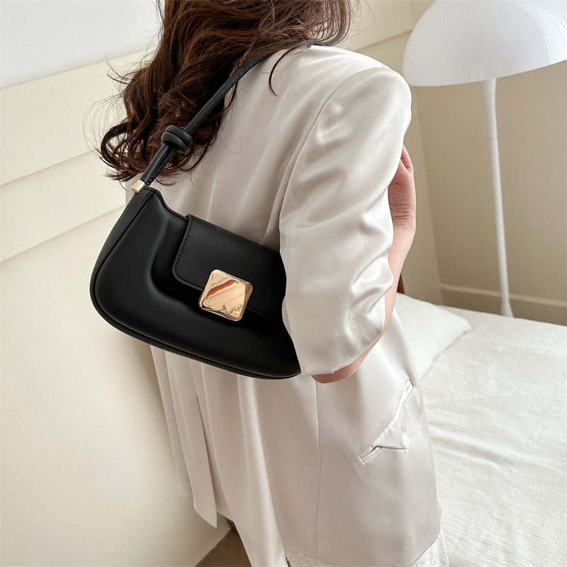 2025 Designer with 3 Fashionable women' baguette crossbody 2024 new single shoulder handbag trendy and simple women's bag free shipping wome