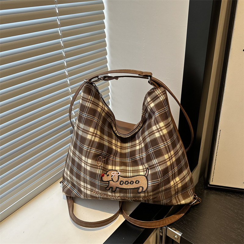 2025 Designer Popular 3 2024 New Commuter Large Capacity Leisure for Women Backbag Single Shoulder Crossbody Bag free shipping