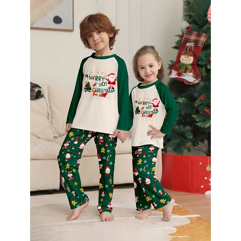 Christmas Matching Pajama Family Set Patch Work Set Adult Father Mother Children Baby Pajama Appearance Pajama Dog Clothing 241022