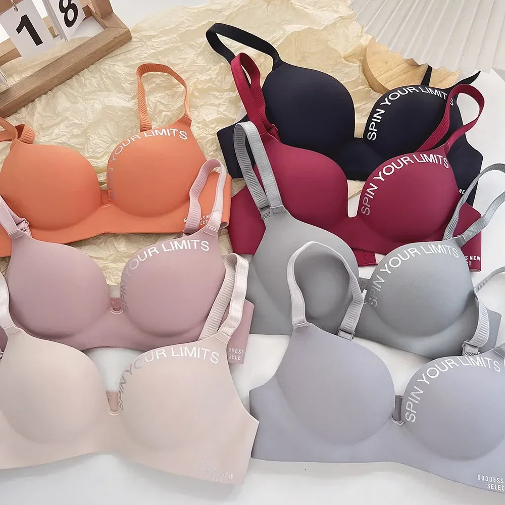 2025 New designer s three sexy trend push style fashionable bras for women with the letters gerie wireless seamless bras underwear and women s pattern