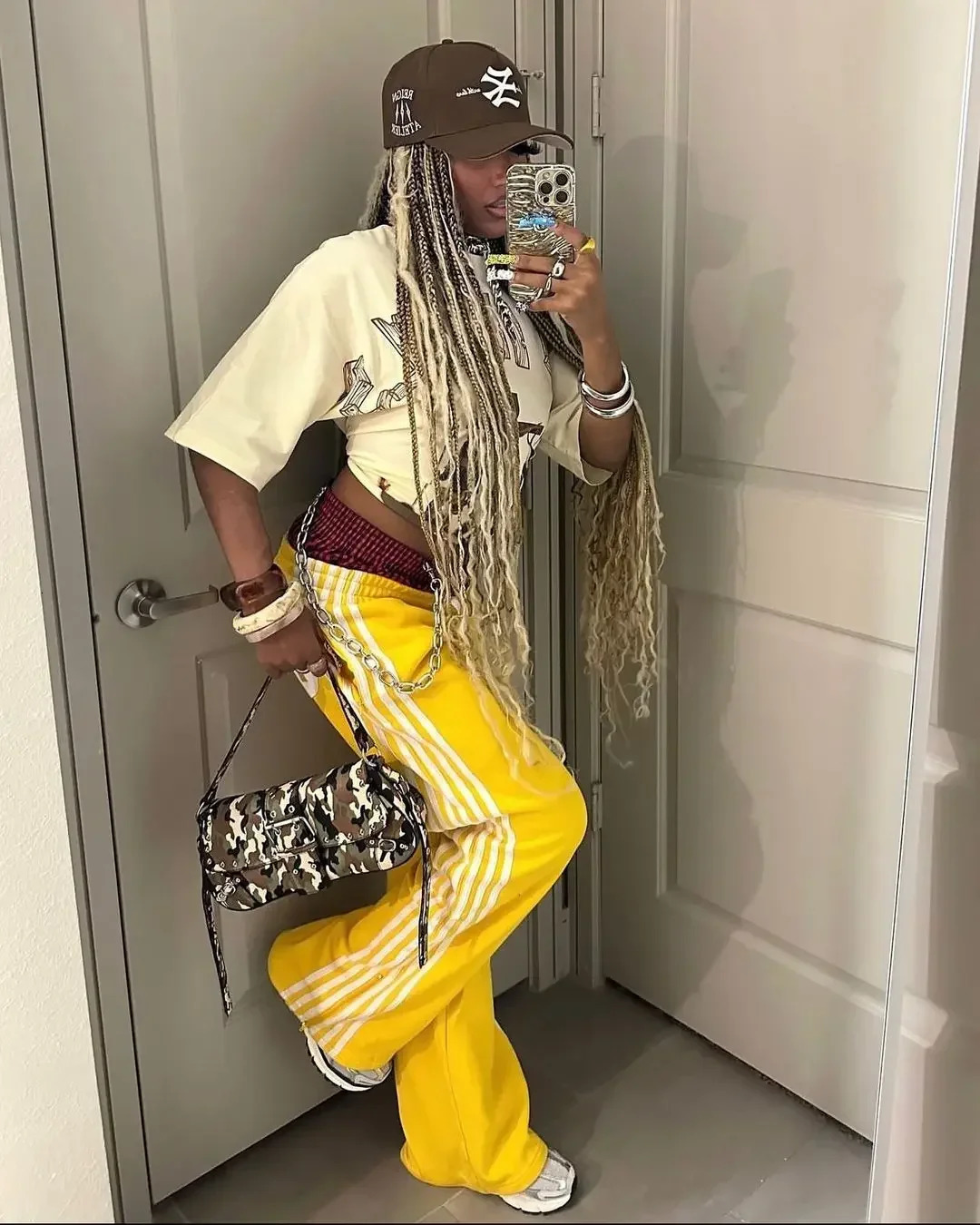 Womens casual pants patch high waisted retro straight sports pants striped side panels Korean fashion slim fit loose fit 241023