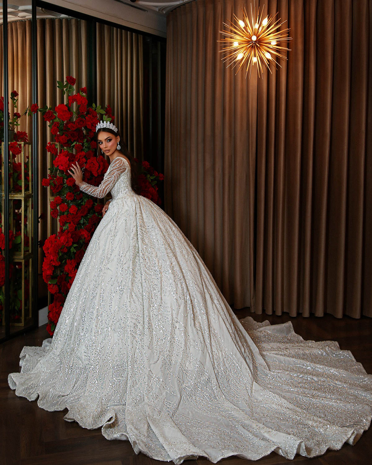 Classic Sequins Wedding Dresses Square Collar Bride Ball Gown Bridal Dress Princess Long Sleeves Lace Up Custom Made Plus Size Sweep Train Vestidos De