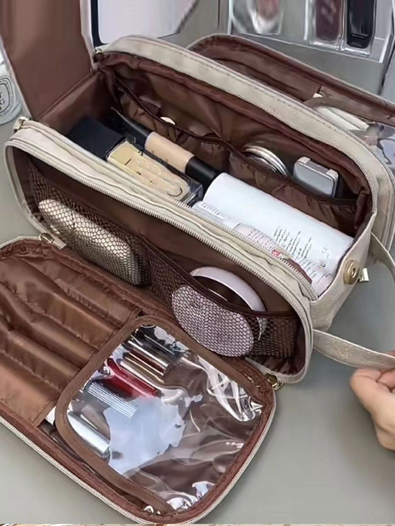2024 designer free shipping new Makeup capacity womens cosmetic storage travel portable waterproof toiletry tote large bag