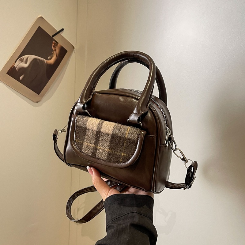 2025 Designer Fashionable minimalist 3 and small square 2024 winter new item niche popular crossbody bag casual handbag