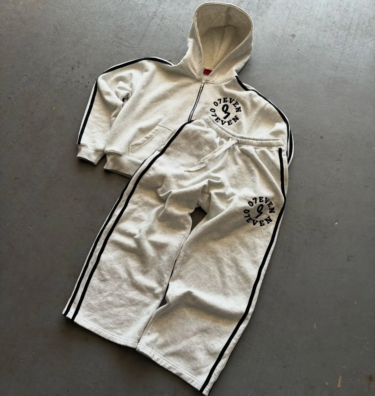 Street zipper hooded sports pants set Y2K mens and womens two-piece American hip-hop embroidery striped casual pants sports set 241023