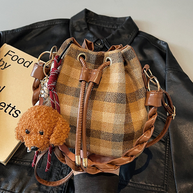 2024 bags designer women free shipping Fashionable woolen drawstring bag versatile commuting retro NEW hot plaid water bucket