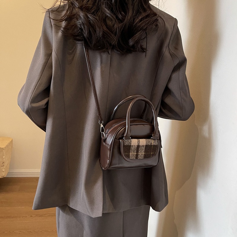 2025 Designer Fashionable minimalist 3 and small square 2024 winter new item niche popular crossbody bag casual handbag