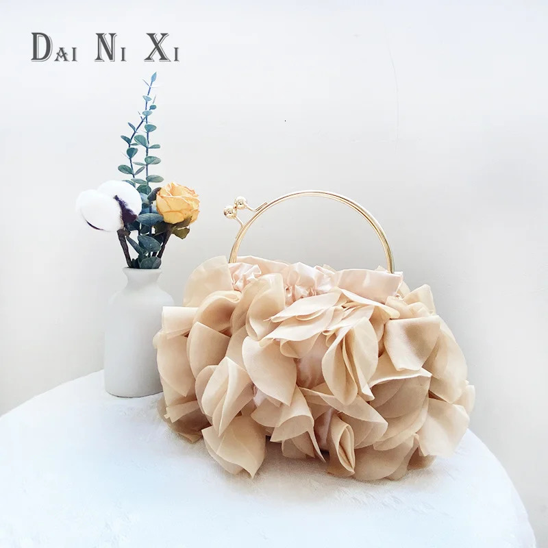 Dai Ni Xi Silk Flower Clutch Handbag Womens Bridal Handbag Metal Handbag Womens Wedding Satin Wallet 241023