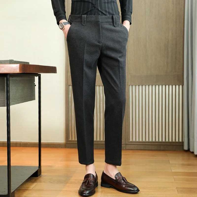 2024 Fall Casual Pants For Mens Streetwear Fashion Slim Fit Straight Pants Men Vintage Solid Color Pleated Woolen Suit TrousersX241023