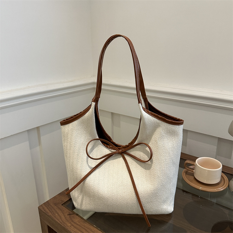 2025 Designer 2024 3 New Tote Fashionable Handbag Personalized Single Underarm Shoulder Bag