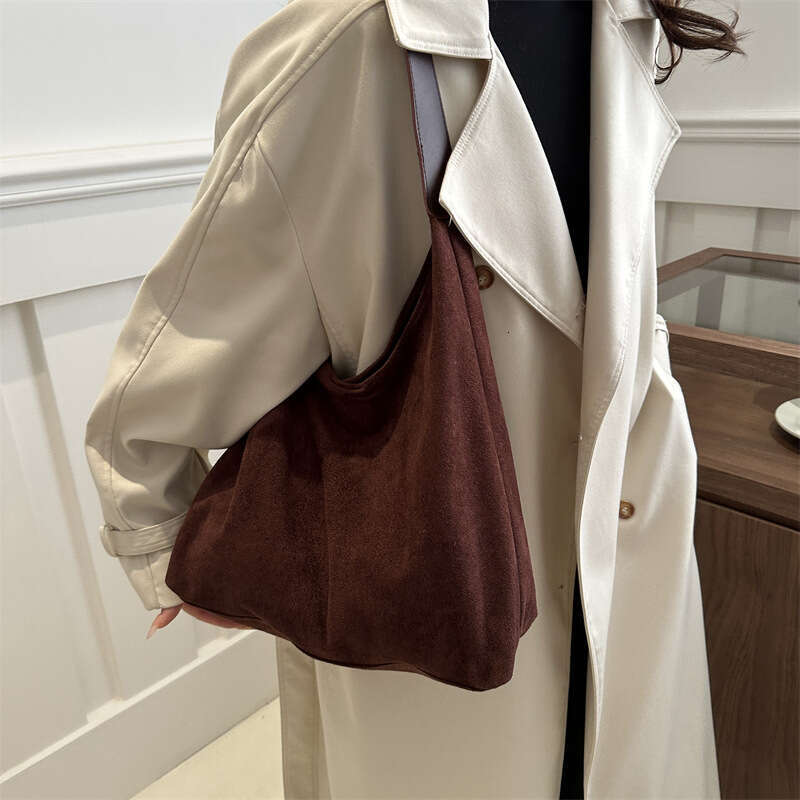 Women's 2024 new matte shoulder large capacity handbag fashionable niche versatile tote bag trend 4 f8829