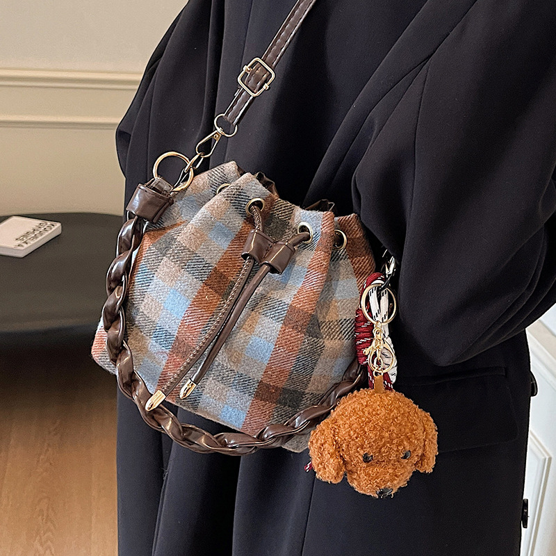 2024 bags designer women free shipping Fashionable woolen drawstring bag versatile commuting retro NEW hot plaid water bucket