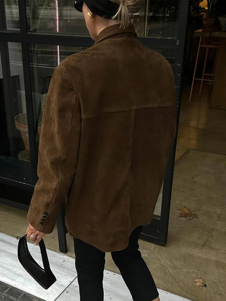 Suede retro womens jacket with a single chest pocket and a casual long sleeved shirt. womens autumn street jacket 241023