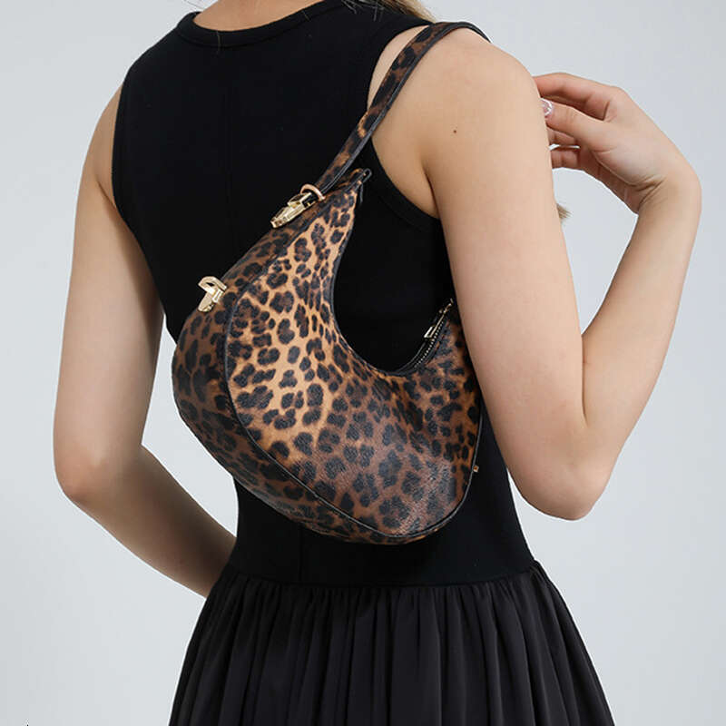 New Cow Shoulder For Spring/Summer Versatile Women's Bag Personalized Korean Leopard Pattern Underarm Handbag
