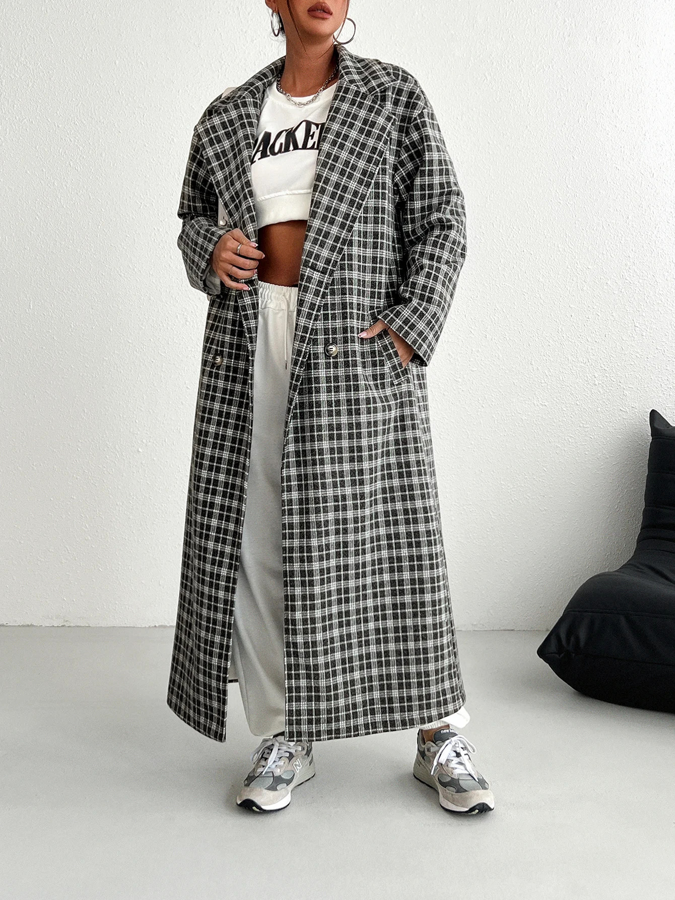 Fashionable Womens Jacket Autumn/Winter Warm Womens Clothing Elegant Long Black and White Checkered Jacket 240930