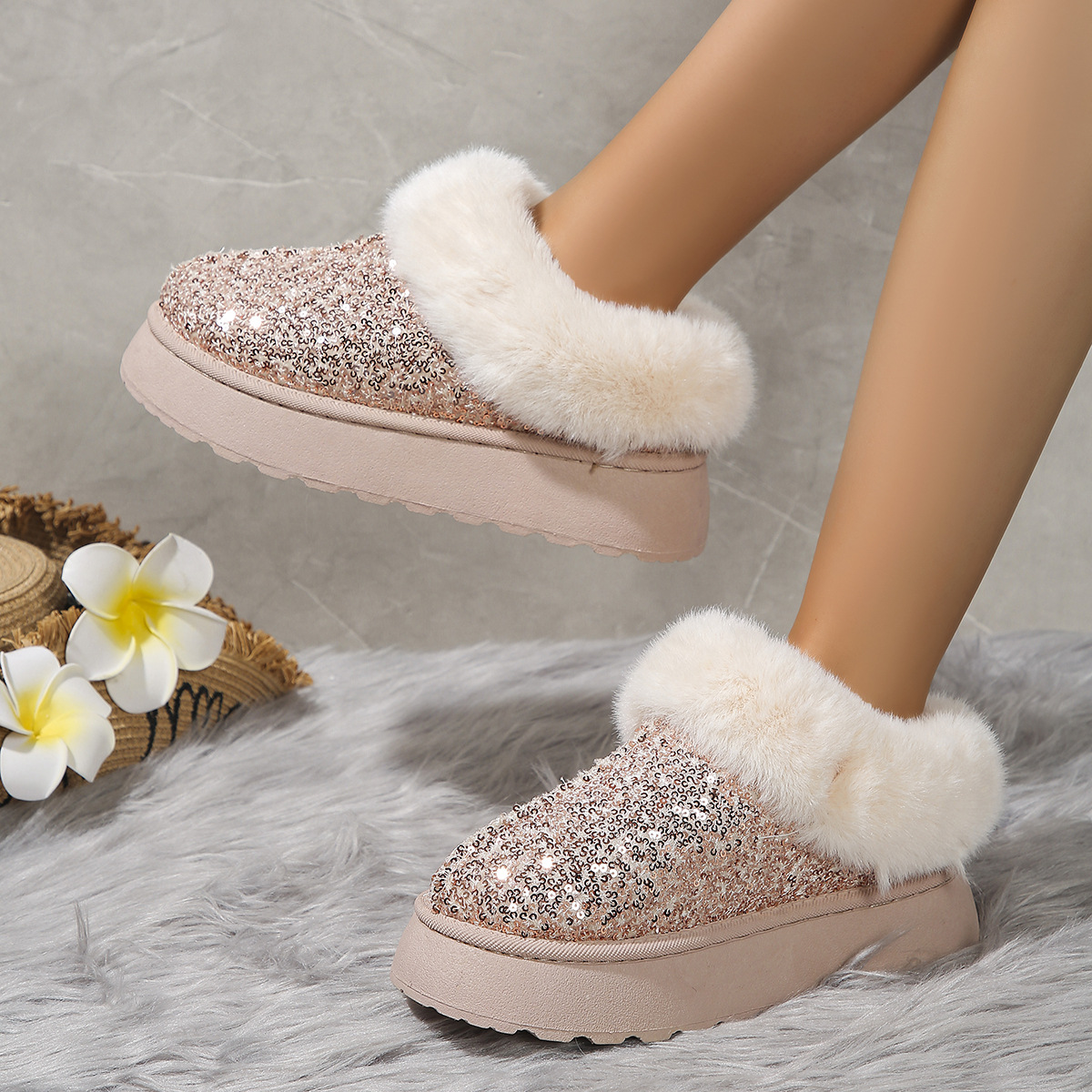 Wholesale Autumn and winter new foreign trade large size women's thick soled plush snow boots sequin side European and American style