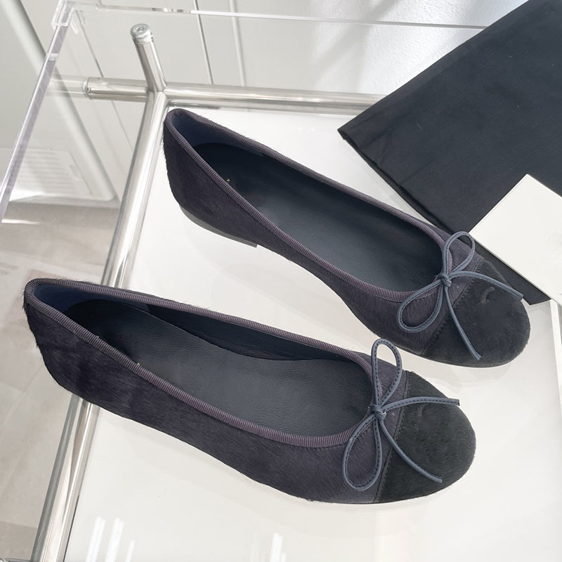 Chaussure de ballet pour femmes Slip sur des talons plats Mary Jane Shoe avec chaussure de robe à bowknot avec sacs à poussière Mandis