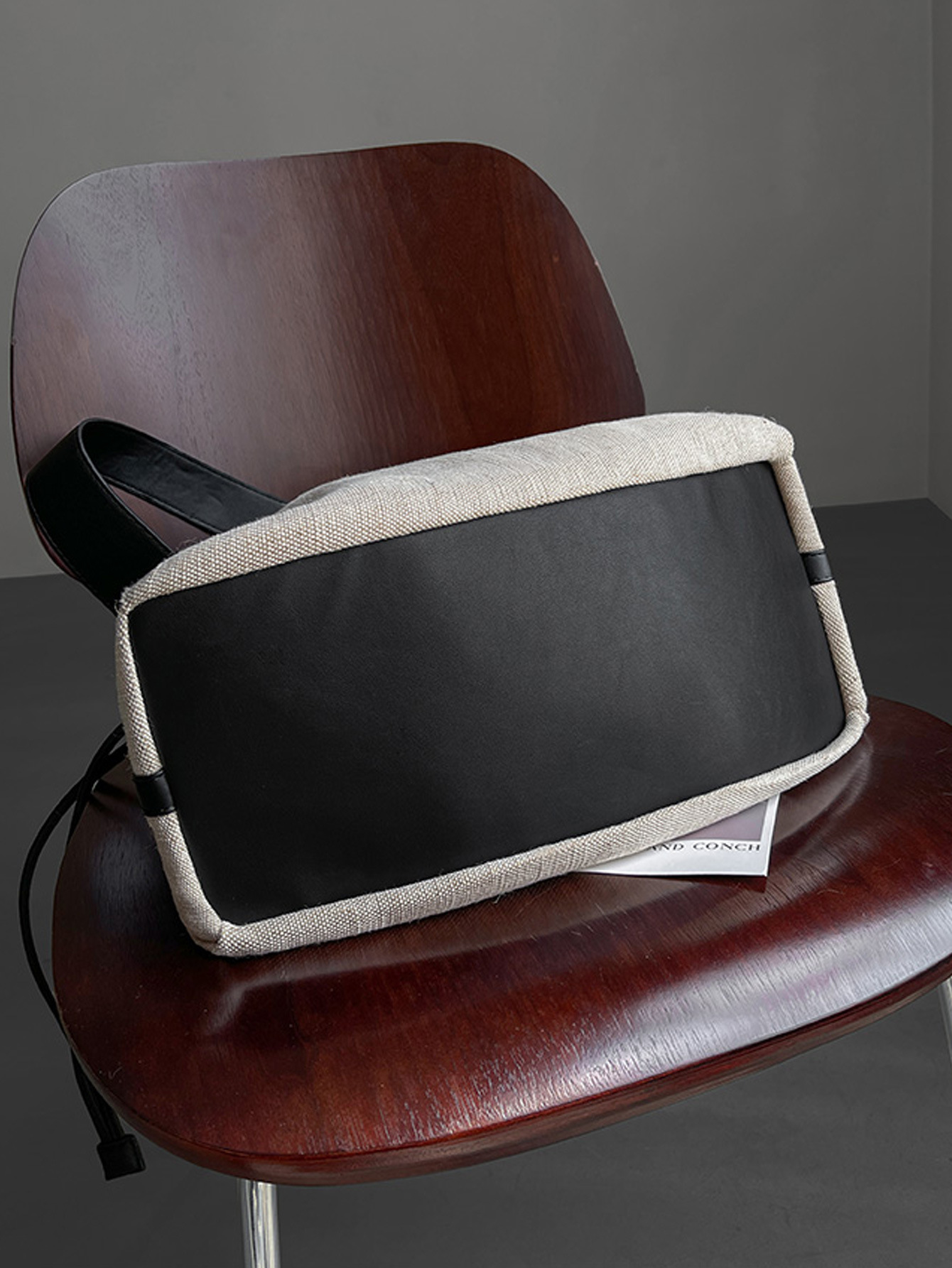 2025S Fashion Designer Designer Free Shipping New Niche Canvas Lightweight And Capacity Travel Single Shoulder Commuting Tote Large Bag