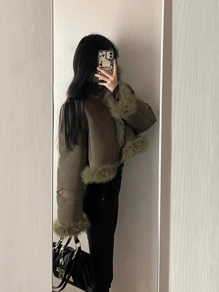 Womens spliced short leather and fur suede thick green collar long sleeved loose autumn high-end clothing 241023