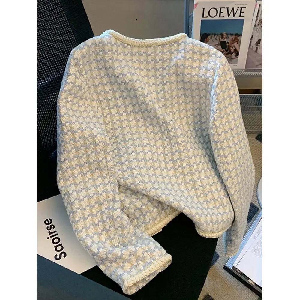 Socialite Temperature Plaid Small perfume Style Jacket Womens Pearl Button Short Wool Tweed Top 241023