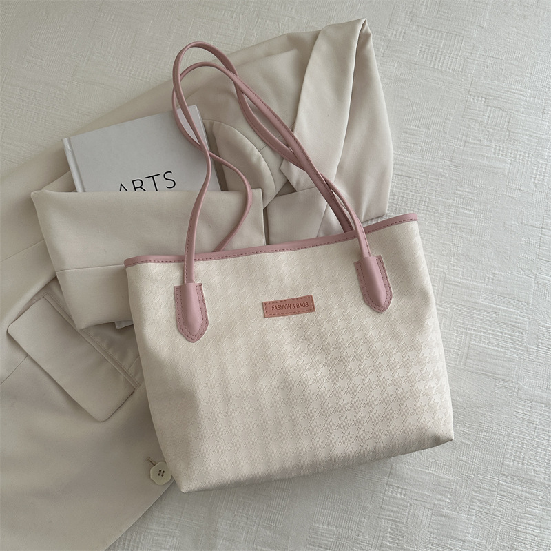 2025 Designer 2024 free 3 designer shipping new handbag casual one shoulder armpit tote bag