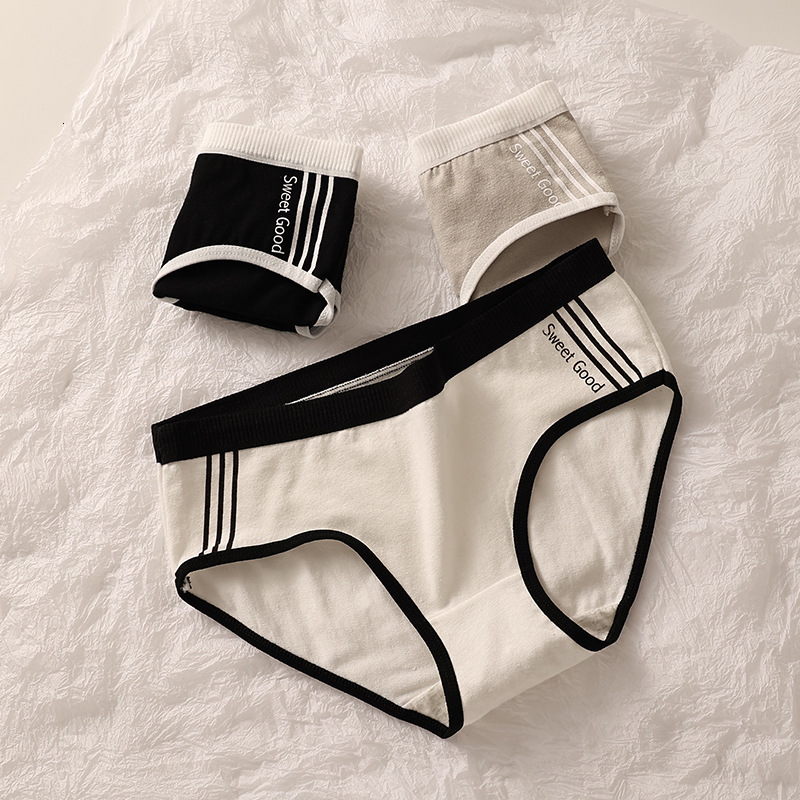 2025 trend New designer underwear for women cotton Crotch mid waist seamless sexy underwear Japanese sports style girls breathable underwear simple ve