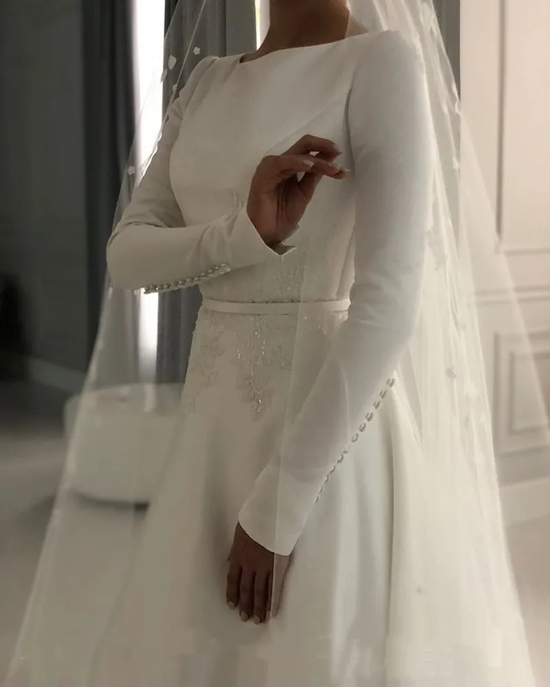 Traditional Muslim Satin A-Line Wedding Dresses Embroidery Lace Appliques Long Sleeves High Neck Arabic Dubai Bridal Gowns Court Train White Middle Ea