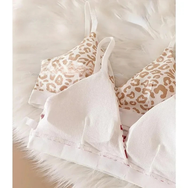 2025 New fashion designer women s seamless bra low waist underwear leopard print sexy gerie Vneck sports cotton set