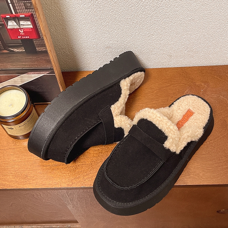 2024 New Designer, Suitable For Semi Bottom And Home Use With V-shaped Thick Anti Slip Women's Flat Slippers