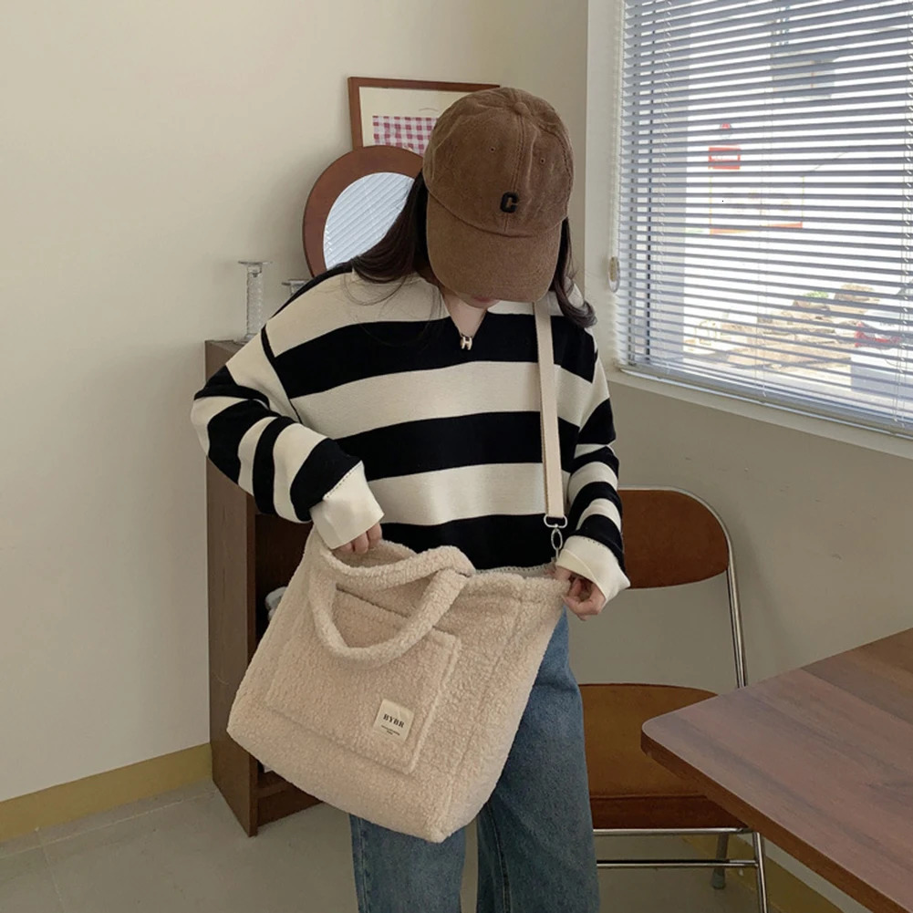 Winter sheepskin handbag soft plush womens cross body bag large capacity wool shoulder bag womens travel fashion messenger bag 241022