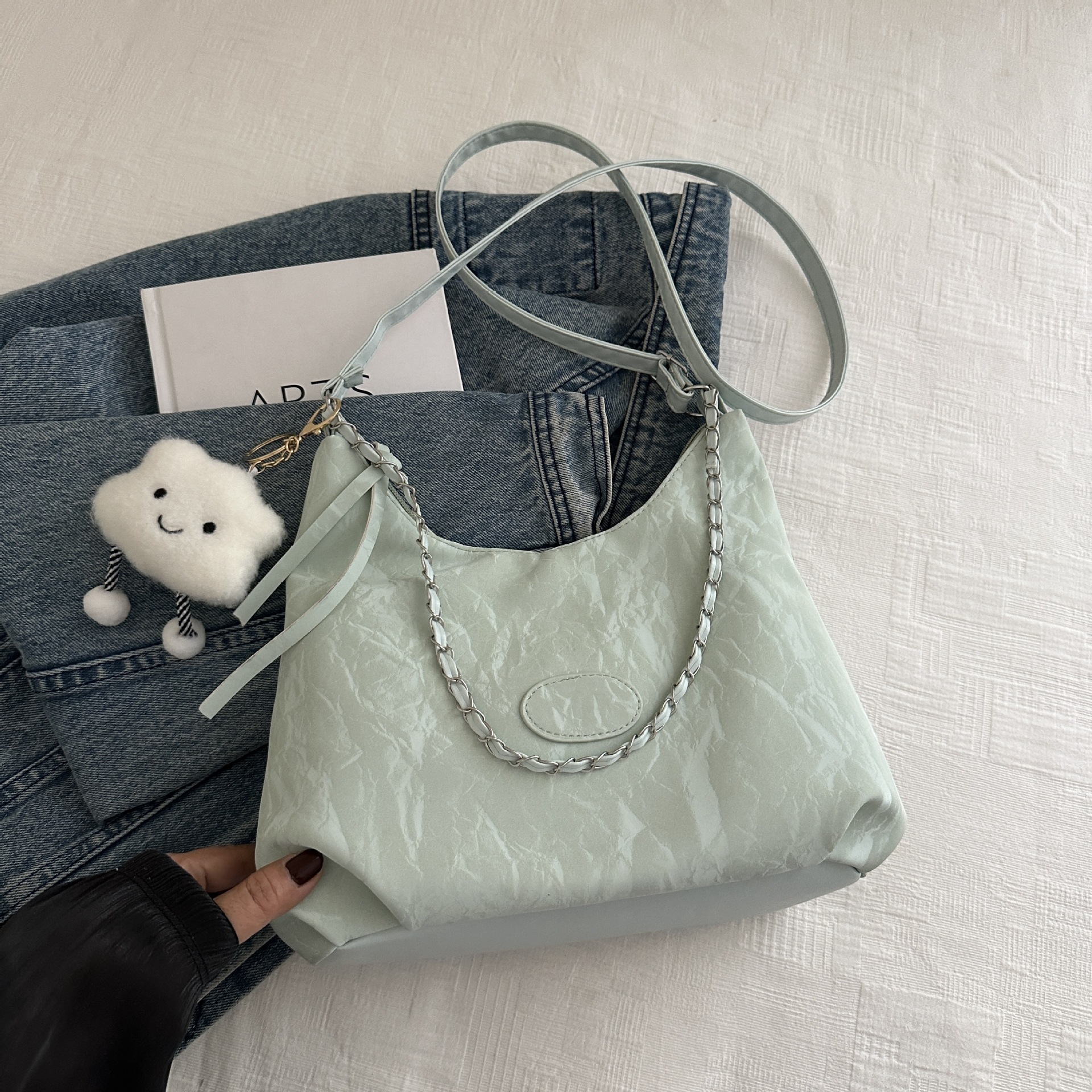 2025 Designer New 3 Personalized 2024 Commuter Shoulder Fashionable Large Capacity Casual Trendy Crossbody Bag free shipping