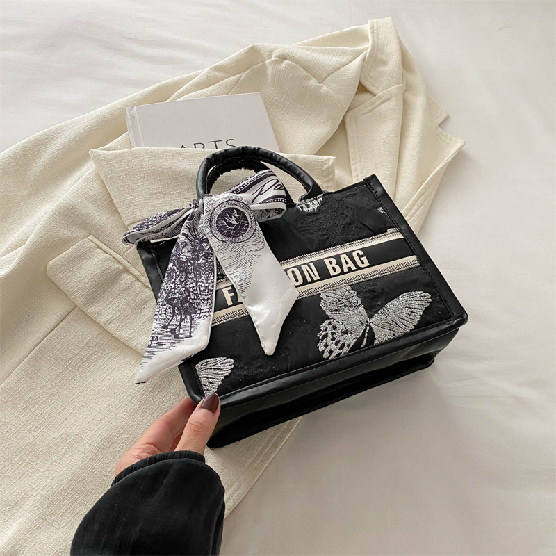2024 designer free shipping new large capacity letter shoulder bag, casual scarf bow hand-held tote bag