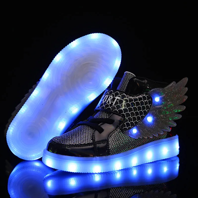 Waterproof leather childrens luminous shoes sports shoes LED lights shoelaces wings USB charging casual sports shoes girls skateboarding shoes 241008