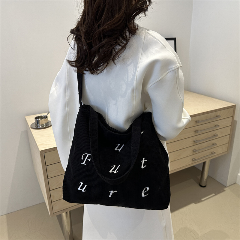 2025 Designer Large 3 2024 New Capacity Fashion Shoulder Simple Leisure Crossbody Bag free shipping