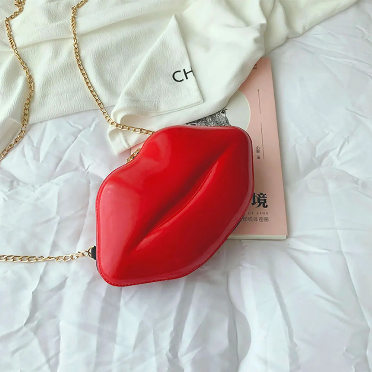 1 niche red lip chain bag innovative mini shoulder bag womens fashionable zipper bag 241023