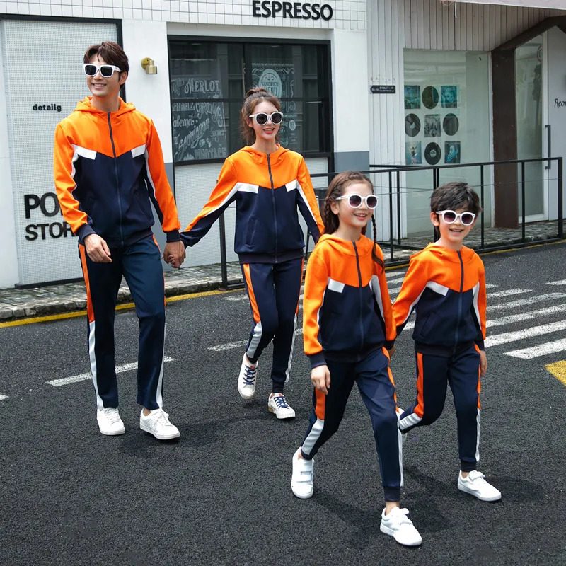 Family Matching Clothing Autumn Winter Mom Daughter Dad Son Adult Hooded Jacket and Pants Childrens Uniform Set Childrens Sports Set 241022