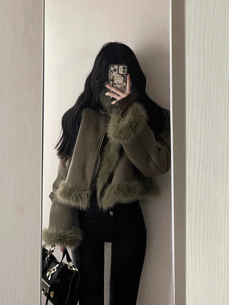 Womens spliced short leather and fur suede thick green collar long sleeved loose autumn high-end clothing 241023