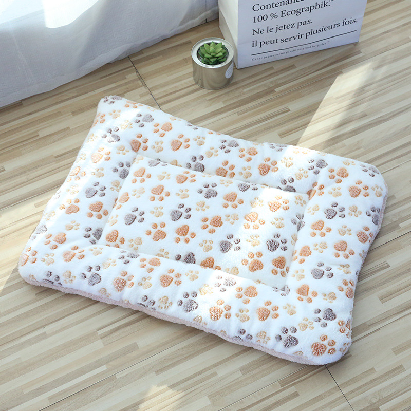 Thickened plush cushion cat litter cat sleeping mat kennel coral velvet dog blanket cotton pad warm nest pad wholesale