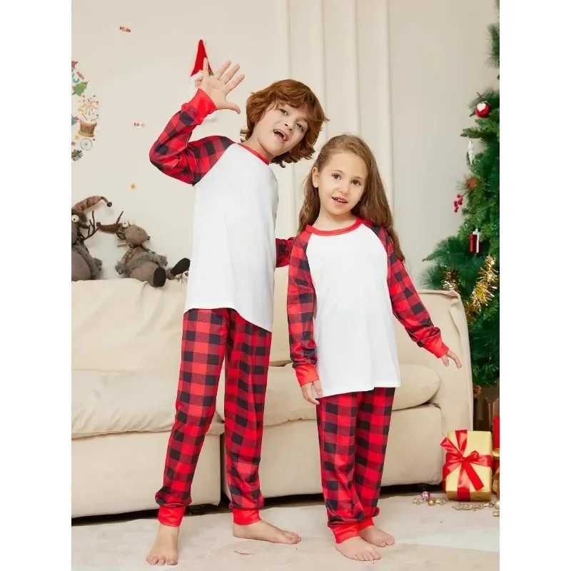 New Christmas Matching Pajamas Set for Family Parent-child 2 Pieces Suit Plaid Print Sleepwear Baby Dog Romper Xmas Look OutfitsXJ241008
