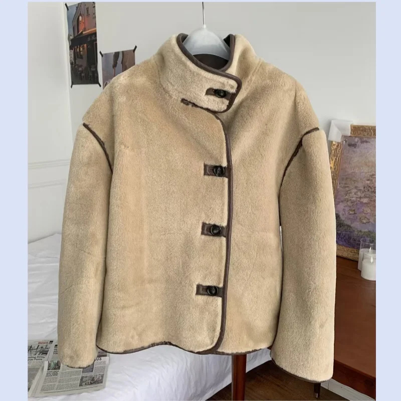 Winter womens artificial cashmere suede stand up collar jacket warm and loose color collision leather splicing warm top 241022