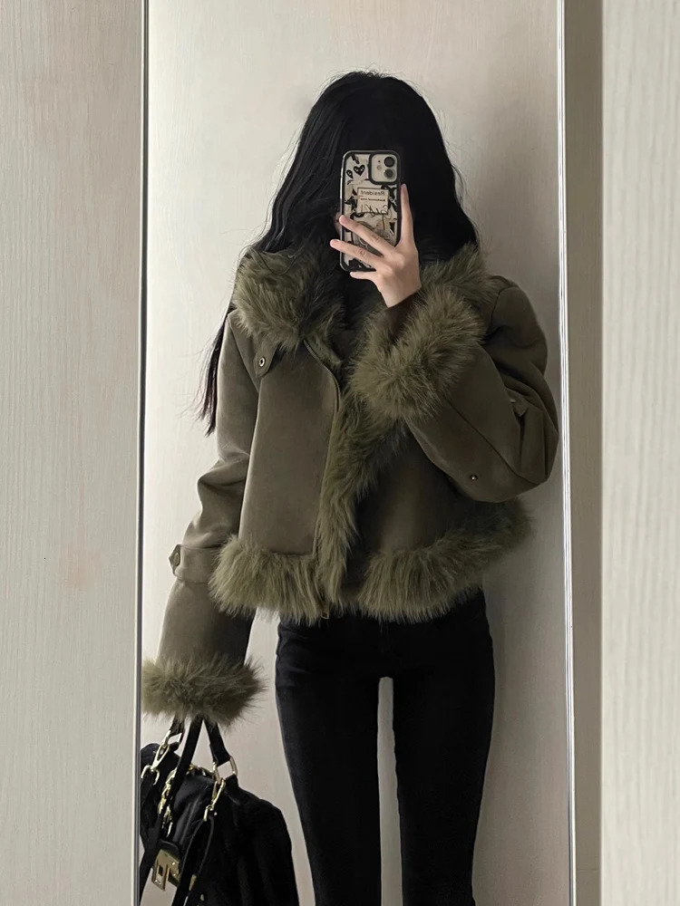 Womens spliced short leather and fur suede thick green collar long sleeved loose autumn high-end clothing 241023