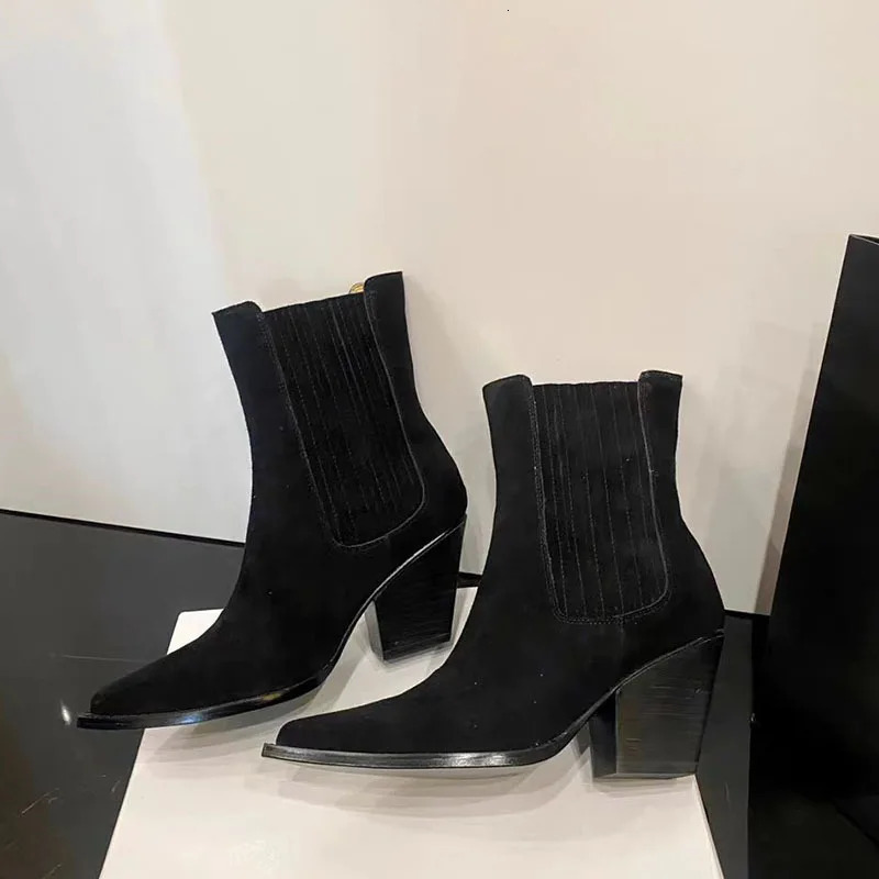 Pointed Toe French Thick Heel Matte Ankle Boots Womens Winter 2024 Womens Skating Boots Retro Western Style Boots Fashion 241020