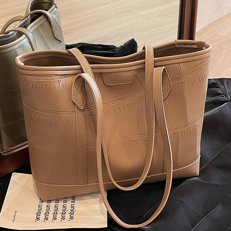 2024 bags designer women bag free shipping High end commuting armpit bag, women's large capacity tote bag, shoulder bag