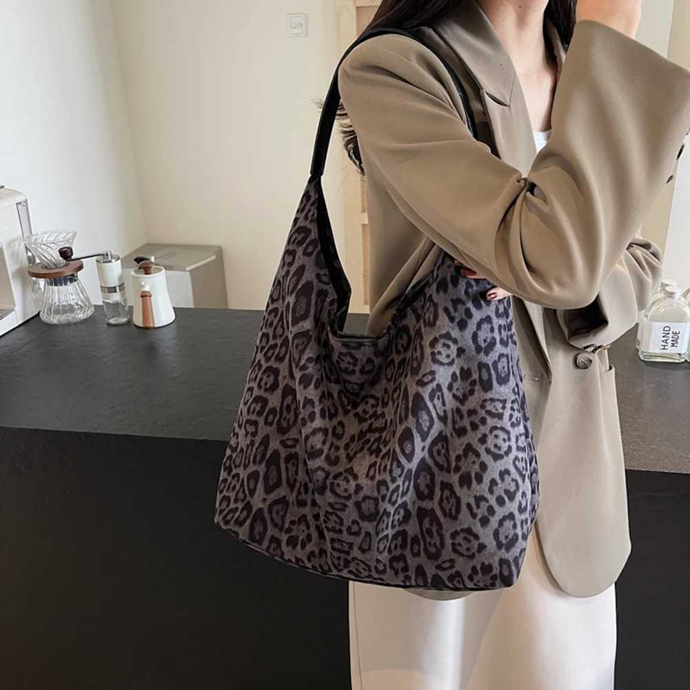 Women Suede Shoulder Bag Leopard Print Hobo Magnetic Closure Purse and Handbag Trendy for Work Travel 241023